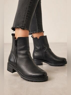 • Maguire • Women’s Rachel Shearling Lined Combat Boots Black 36 / 6